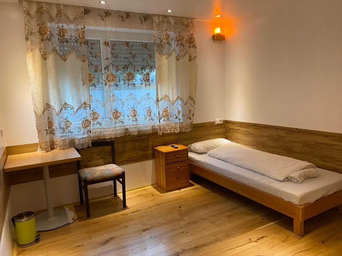 TU Ferienzimmer in Ulm Stadtmitte Exterior foto